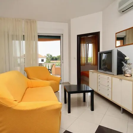 With A Swimming Pool - Diklo, - 5774