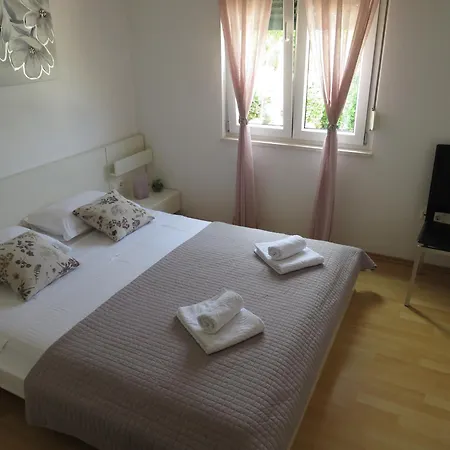 Family-Friendly Apartments With Swimming Pool Zadar - Diklo, Zadar - 5774