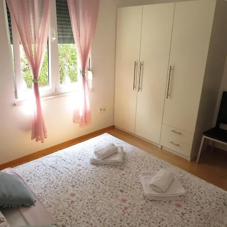 Family-Friendly Apartments With Swimming Pool Zadar - Diklo, Zadar - 5774 *