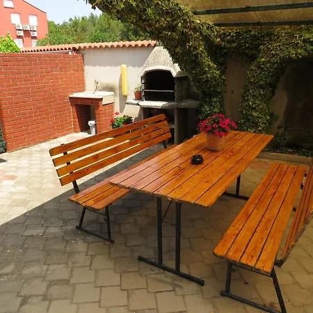 Family-Friendly Apartments With Swimming Pool Zadar - Diklo, Zadar - 5774 *