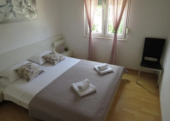 Family-Friendly Apartments With Swimming Pool Zadar - Diklo, Zadar - 5774