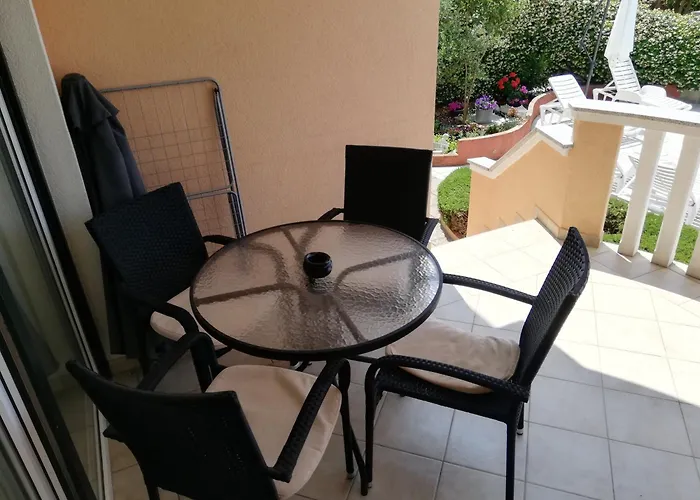 Lägenhet Family-Friendly Apartments With Swimming Pool Zadar - Diklo, Zadar - 5774 *