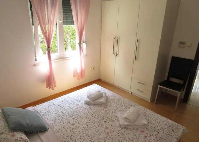 Family-Friendly Apartments With Swimming Pool Zadar - Diklo, Zadar - 5774 *