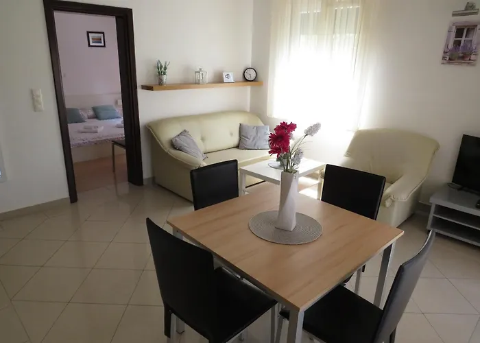 Family-Friendly Apartments With Swimming Pool Zadar - Diklo, Zadar - 5774 Lägenhet Zadar