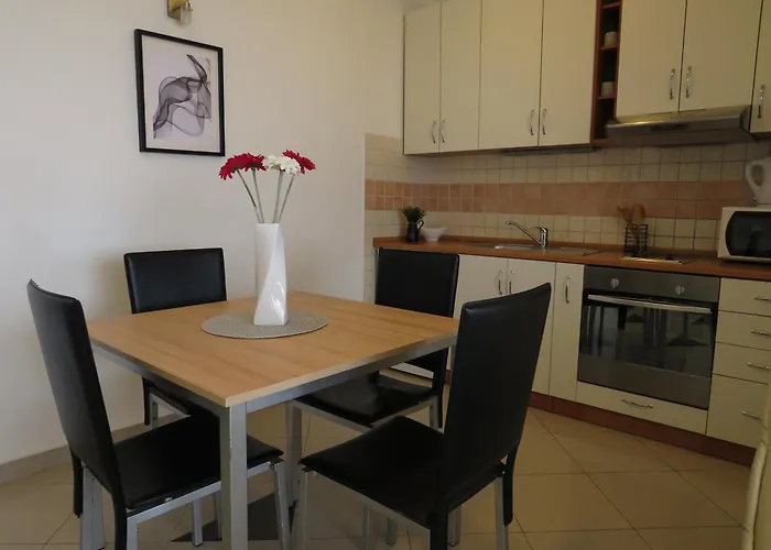 Family-Friendly Apartments With Swimming Pool Zadar - Diklo, Zadar - 5774 Lägenhet Zadar