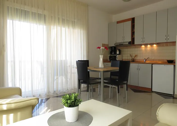 Family-Friendly Apartments With Swimming Pool Zadar - Diklo, Zadar - 5774 * Zadar