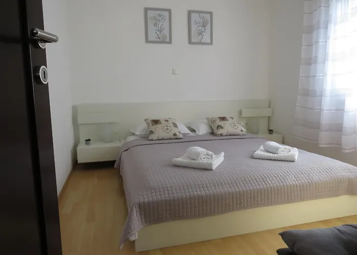 Family-Friendly Apartments With Swimming Pool Zadar - Diklo, Zadar - 5774 Lägenhet Zadar