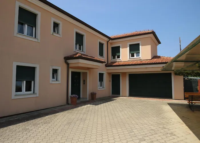 Lägenhet Family-Friendly Apartments With Swimming Pool Zadar - Diklo, Zadar - 5774